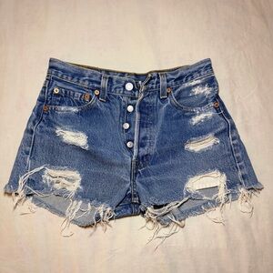 Levis Womens Petros Vintage 501 Distressed Button Fly Denim Jean Shorts 28”